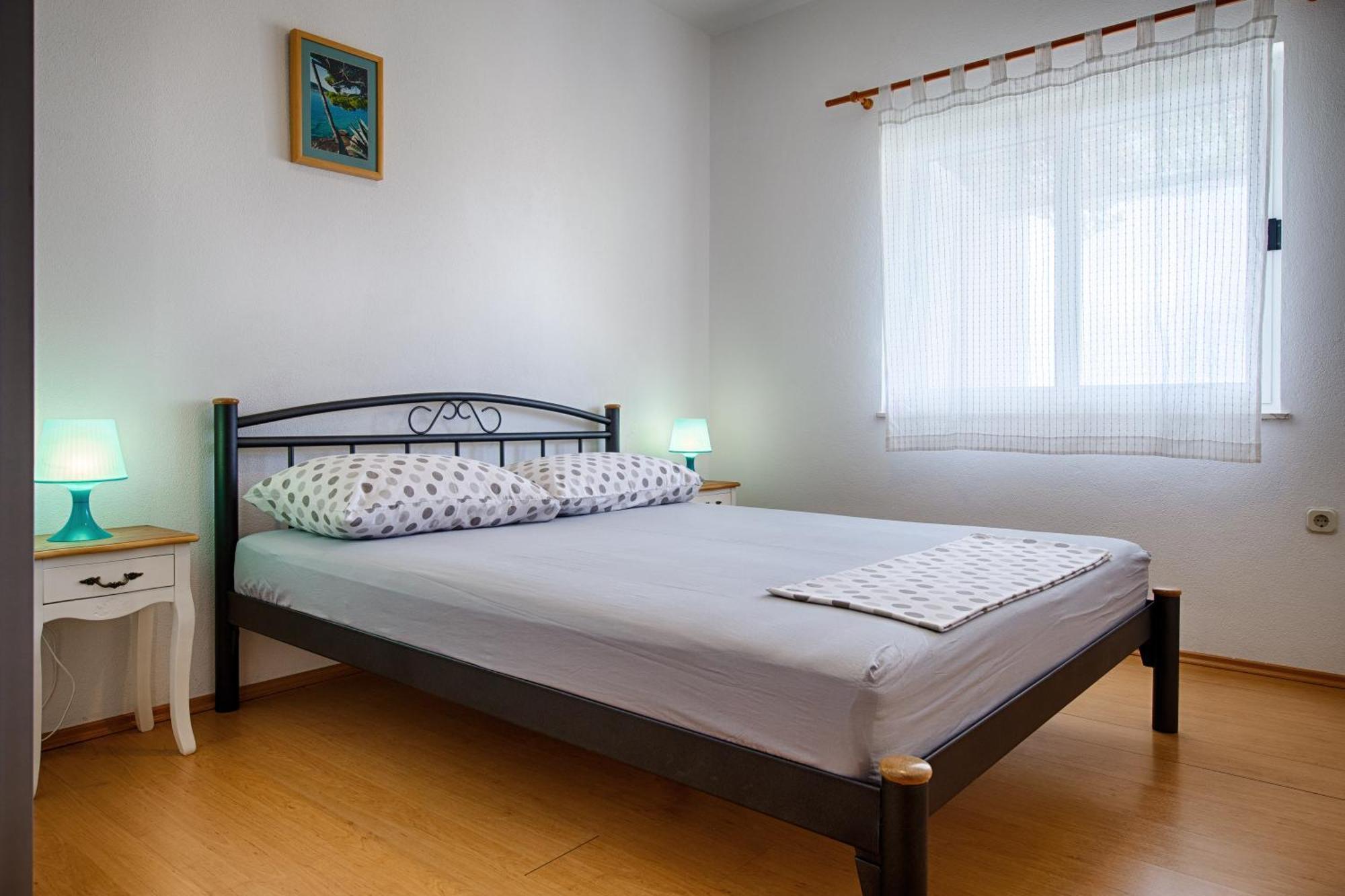 Apartments Zambarlin Komiza Luaran gambar
