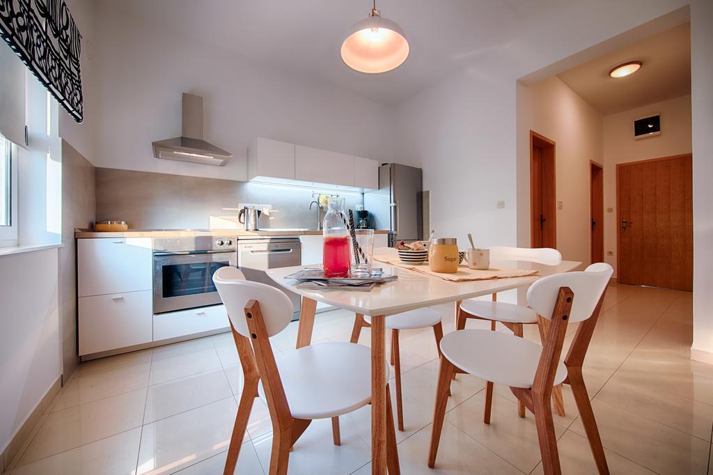 Apartments Zambarlin Komiza Luaran gambar
