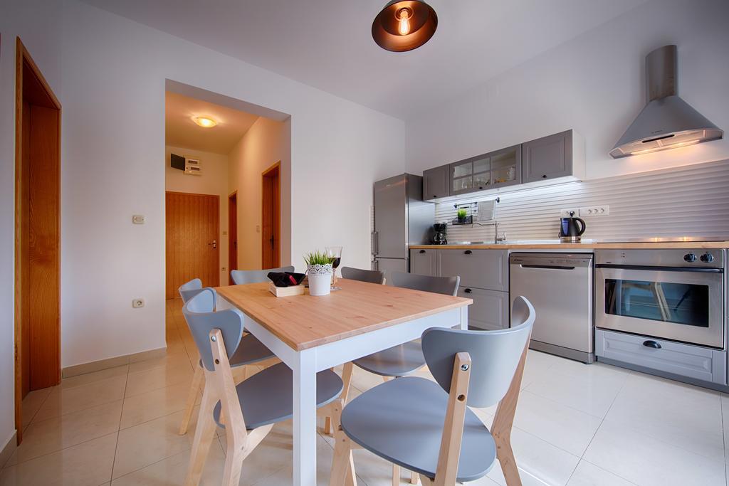Apartments Zambarlin Komiza Luaran gambar