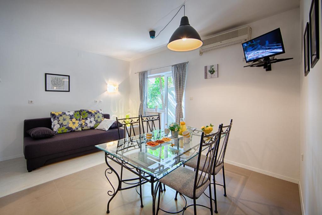 Apartments Zambarlin Komiza Bilik gambar