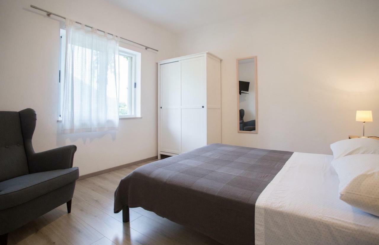 Apartments Zambarlin Komiza Luaran gambar