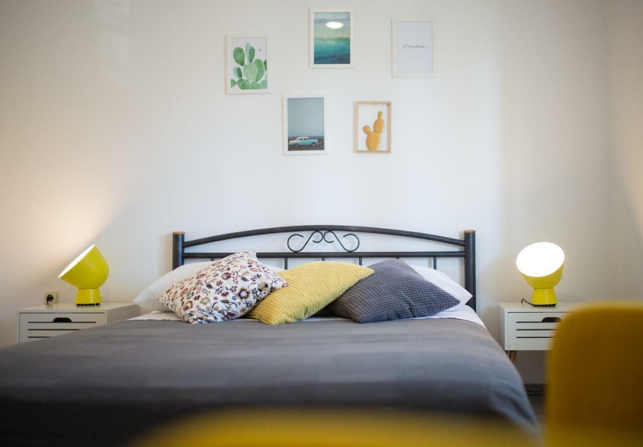 Apartments Zambarlin Komiza Luaran gambar